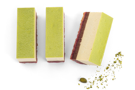 Dessert Nr. 3 Pistazie Sauerkirsch - Bonnevit Feinbäckerei